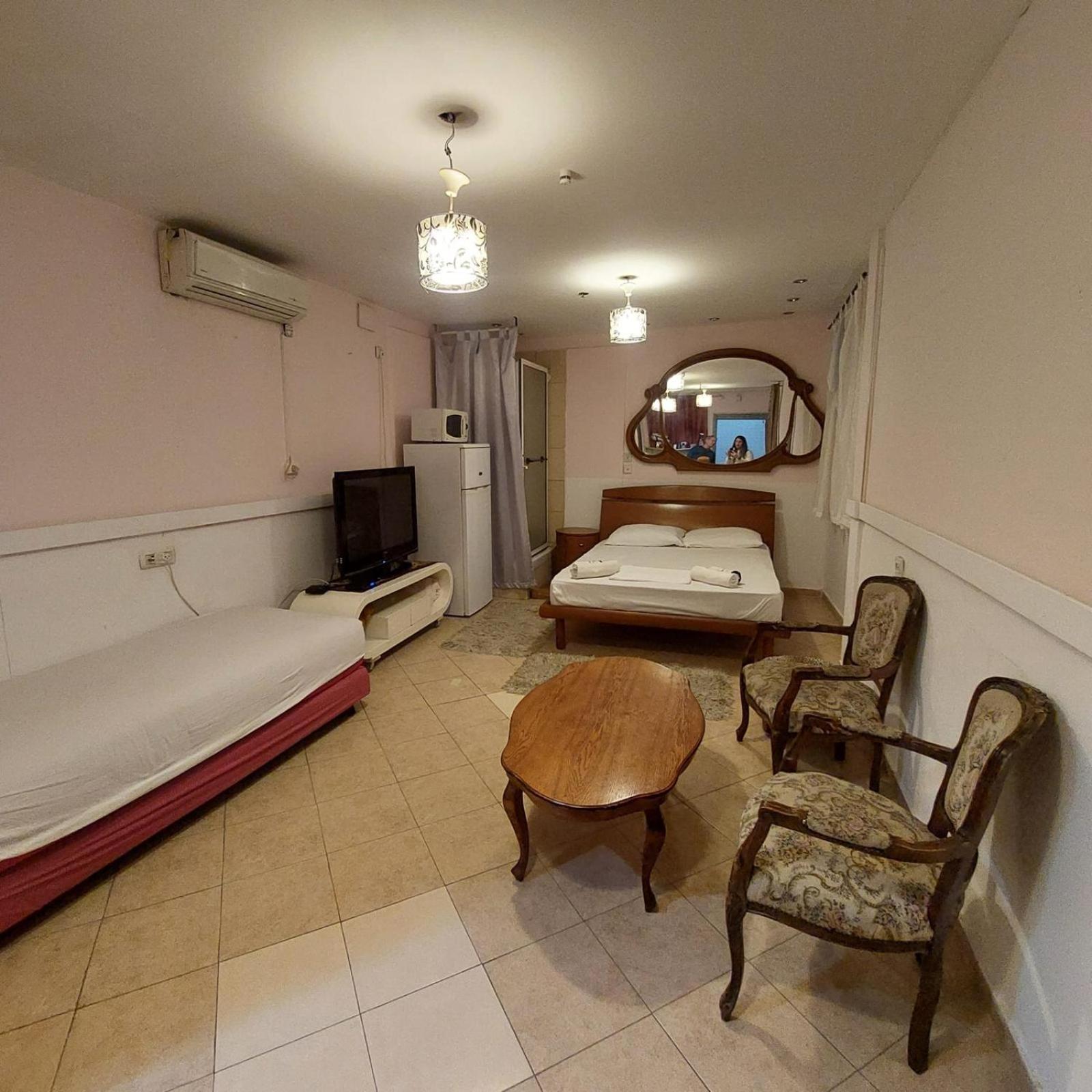 Star Guest- House Hotel Or Yehuda Buitenkant foto