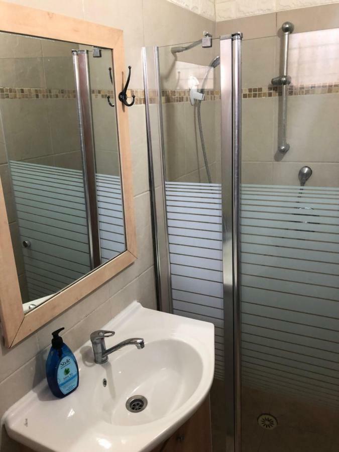 Star Guest- House Hotel Or Yehuda Buitenkant foto